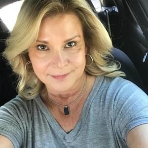 Meet your Posher, Laurie